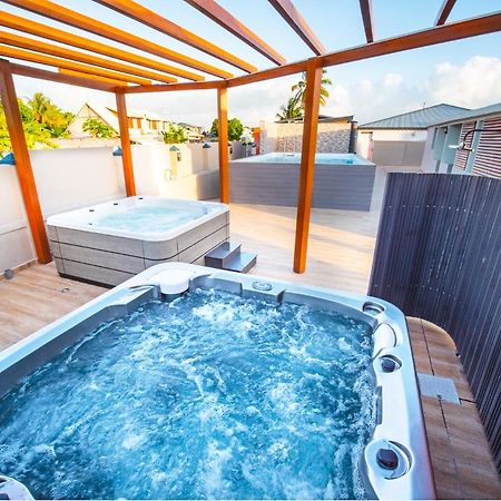 Studio Jacuzzis et piscine au centre ville de Port-Louis Extérieur photo
